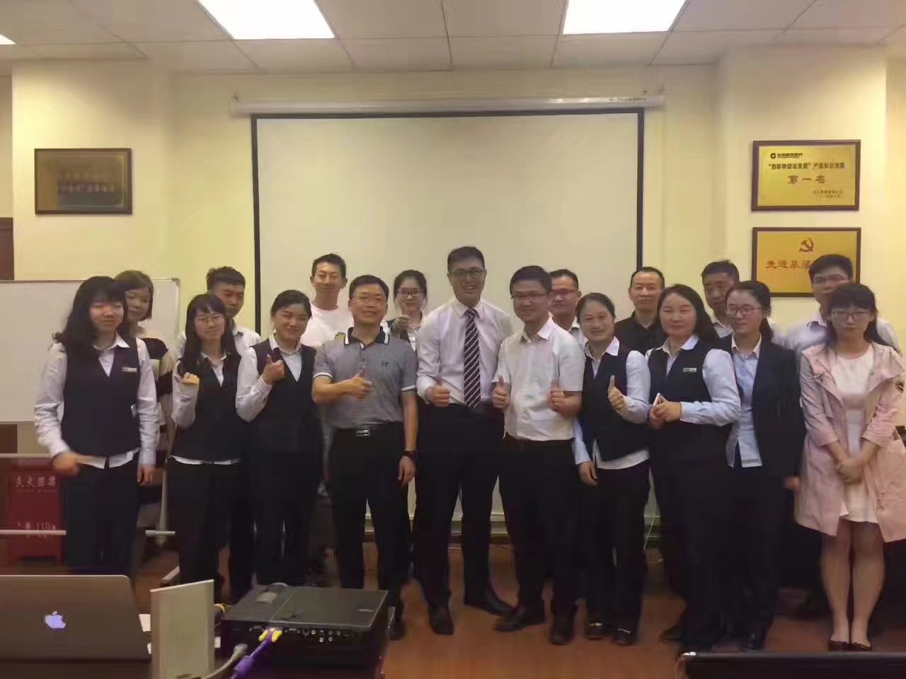 中国建设银行安龙支行【打造厅堂营销标杆项目】2 中国建设银行安龙支行【打造厅堂营销标杆项目】2