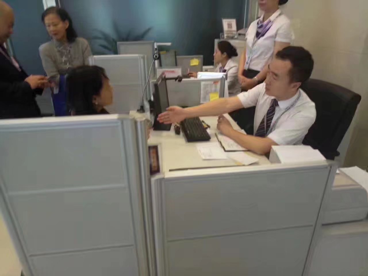 【中国工商银行邛崃支行】打造服务标杆网点项目3