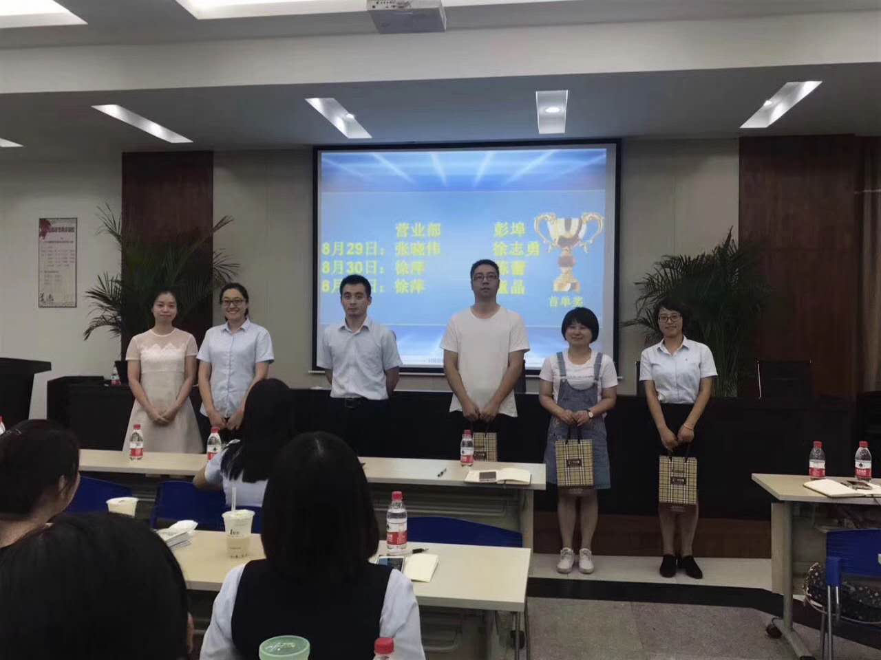 中国建设银行杭州经开支行【打造厅堂营销标杆项目】